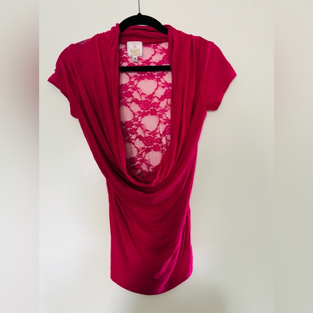 Beautiful blouse room mate, color pink.